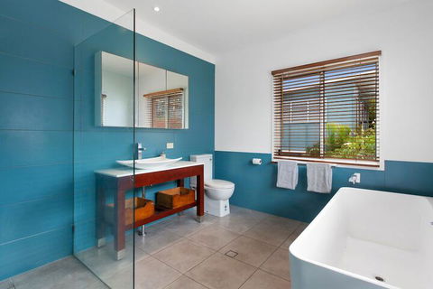 BEACH HOUSE On PEARL - Accommodation Rockhampton 6