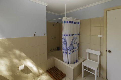 Tranquillity On Riverview 33 Riverview Drive - Accommodation Rockhampton 3