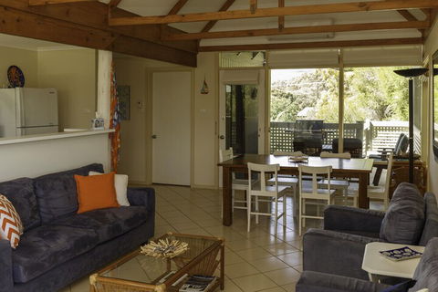 Tranquillity On Riverview 33 Riverview Drive - Accommodation Rockhampton 5