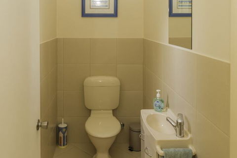 Tranquillity On Riverview 33 Riverview Drive - Accommodation Rockhampton 2