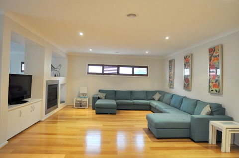 THE Haven Surf Side - Accommodation Rockhampton 4