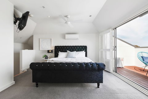 The Jetty Beach Apartment By Ready Set Host - Accommodation Rockhampton 5
