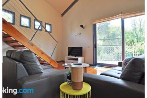Surf Sounds Free Wifi PET Friendly Surf Side! - Accommodation Rockhampton 7