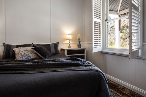 Table Hill Cottage - Accommodation Rockhampton 2