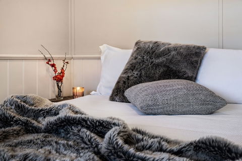Table Hill Cottage - Accommodation Rockhampton 1