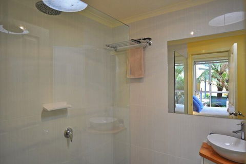 THE Sails 4 Linen Included Central Location - Accommodation Rockhampton 2