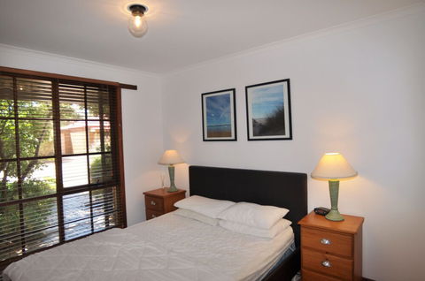 Palm Waters 4 PET Friendly - Accommodation Rockhampton 0