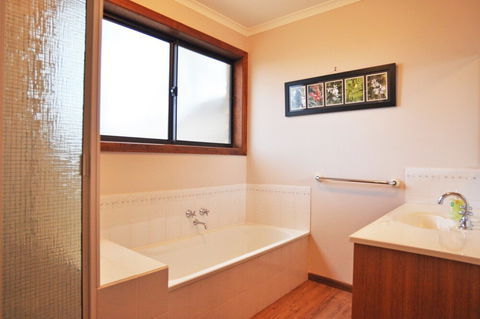Palm Waters 4 PET Friendly - Accommodation Rockhampton 6