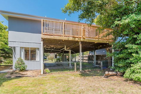 Inverloch Beach HUT Close TO Beach & Shops! - Accommodation Rockhampton 1