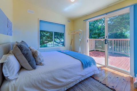 Inverloch Beach HUT Close TO Beach & Shops! - Accommodation Rockhampton 4