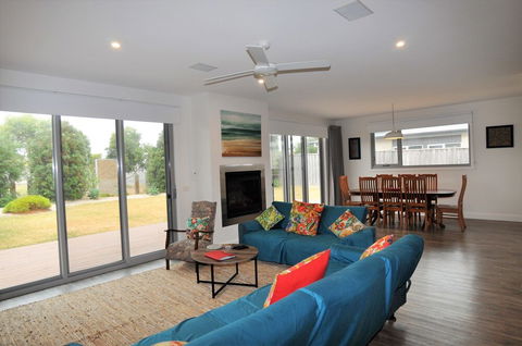 Sunnyside Surf Side - Accommodation Rockhampton 3