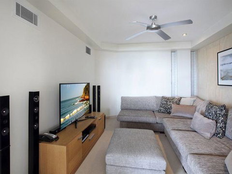 Outrigger Little Hastings Street Villas & Penthouses - Accommodation Rockhampton 2