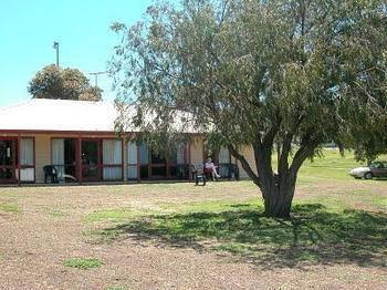 Portarlington Holiday Units & Pool - Accommodation Rockhampton 4