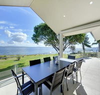 Stunning Waters Penthouse Sandy Point Road 46 - Accommodation Rockhampton