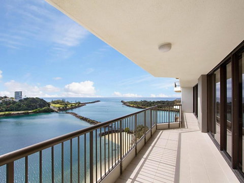Seascape Apartments Unit 1201 Luxury Apartment With Views Of The Gold Coast & Hinterland - Accommodation Rockhampton 3