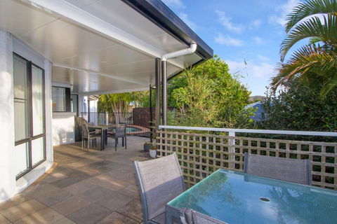 Relax At Coolum - Accommodation Rockhampton 1