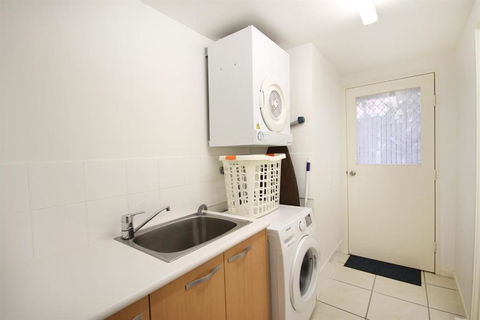Unit 2 Sea Breeze Villas Coolum Beach - Accommodation Rockhampton 2