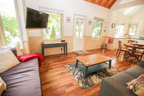 Alpine Arnica Cottage 1 - Accommodation Rockhampton 5