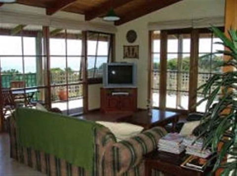 Lantauanan - Accommodation Rockhampton 4