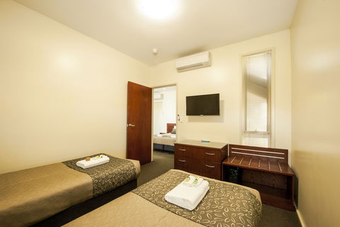 Strath Motel - Accommodation Rockhampton 3