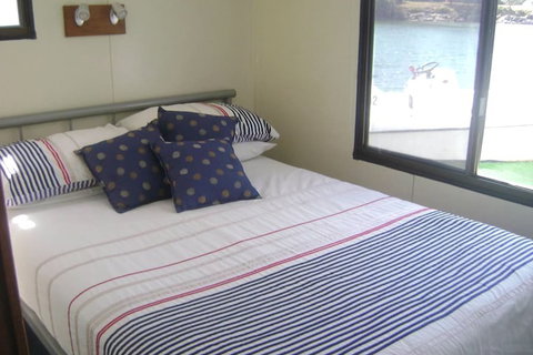 Boyds Bay Houseboat Holidays - Accommodation Rockhampton 6