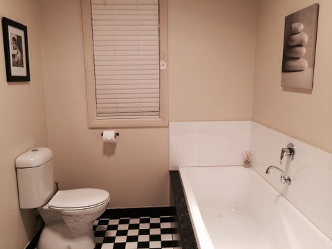 Lotte's Cottage - Accommodation Rockhampton 4
