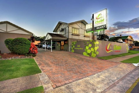 Chalet Motor Inn - Accommodation Rockhampton 3
