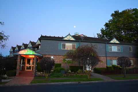 Grand Country Lodge Motel - Accommodation Rockhampton 4