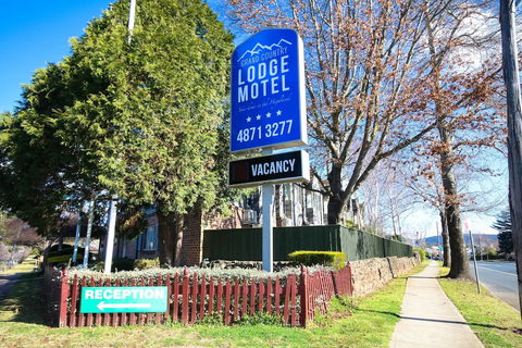 Grand Country Lodge Motel - Accommodation Rockhampton 2
