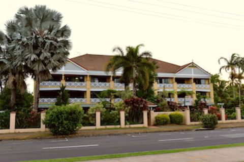 Waterfront Terraces - Accommodation Rockhampton 0