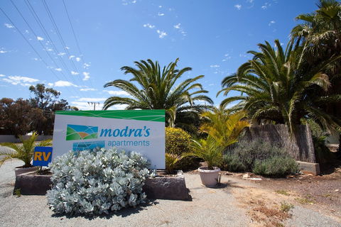 Modra's Apartments - Accommodation Rockhampton 1