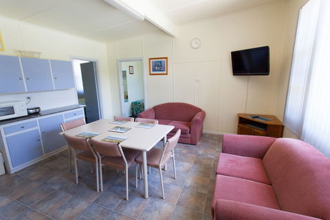 Modra's Apartments - Accommodation Rockhampton 6