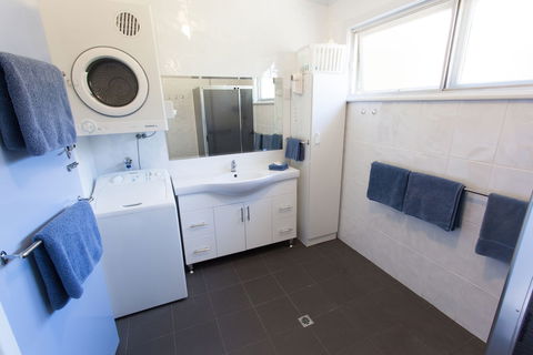 Modra's Apartments - Accommodation Rockhampton 4