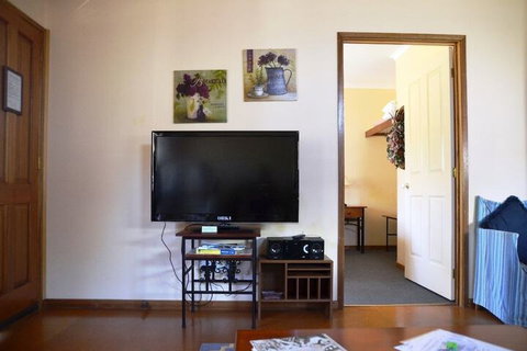 Avoca Cottages - Accommodation Rockhampton 6