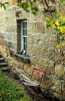 Red Feather Inn - Accommodation Rockhampton 2