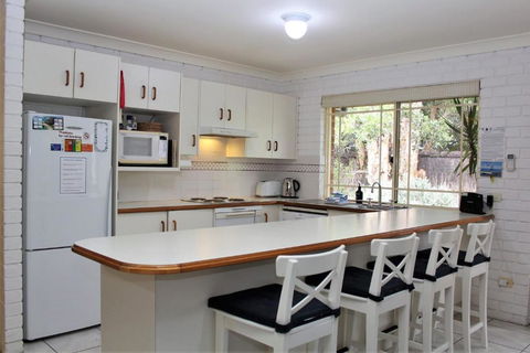 3 MELALEUCA - Accommodation Rockhampton 6