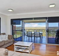 Jinalong 17 Pacific Street Family home great views. - Accommodation Rockhampton