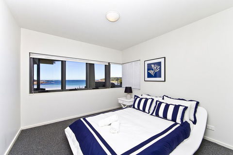 Sails On The Beachfront Exclusive Seaside Home - Accommodation Rockhampton 2