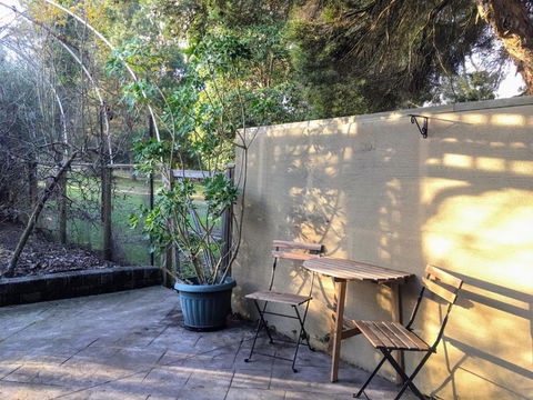 Romantic Getaway With Spa & Wifi Pet Friendly - Accommodation Rockhampton 2