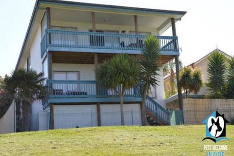 Beautiful Sea & Lake - Accommodation Rockhampton 3