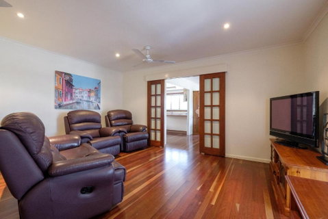 Home At Southside Central - Accommodation Rockhampton 3