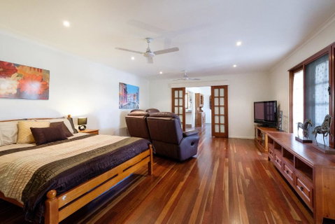 Home At Southside Central - Accommodation Rockhampton 6