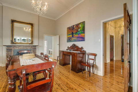 The Managers Residence - Accommodation Rockhampton 4