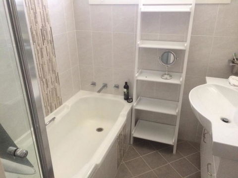 Cockatoo Corner Armidale - Accommodation Rockhampton 3