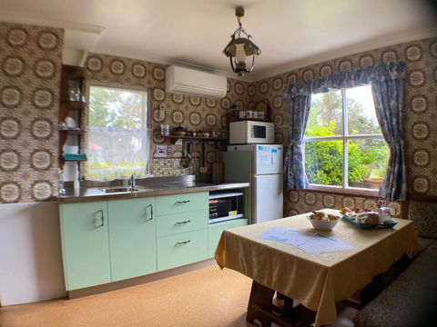 Swan Cove Beachfront - Accommodation Rockhampton 1