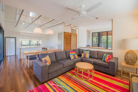 Aqua Time - Accommodation Rockhampton 2
