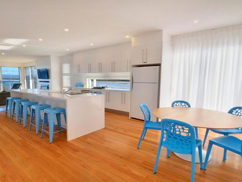 Seven Mile Heaven Your Coastal Kingdom - Accommodation Rockhampton 6