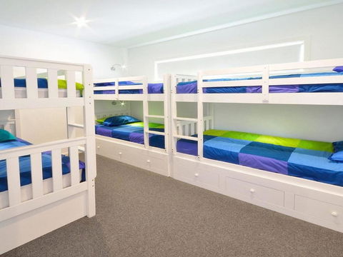 Seven Mile Heaven Your Coastal Kingdom - Accommodation Rockhampton 3