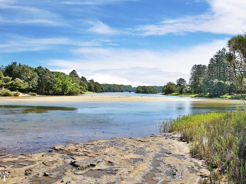 Seven Mile Heaven Your Coastal Kingdom - Accommodation Rockhampton 2