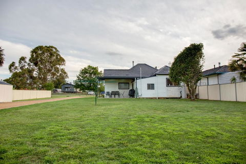 Sapphire Cottage - Accommodation Rockhampton 2